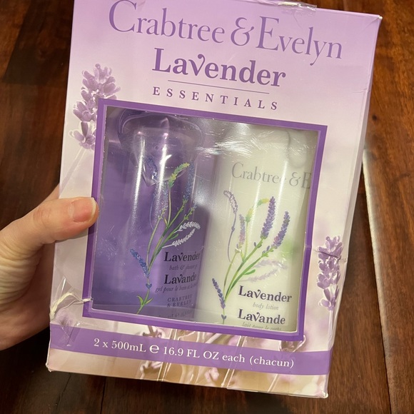 Crabtree & Evelyn Lavender Bath & Shower Gel/Body Lotion 2-pc set. 16.9 oz. each - Picture 1 of 3